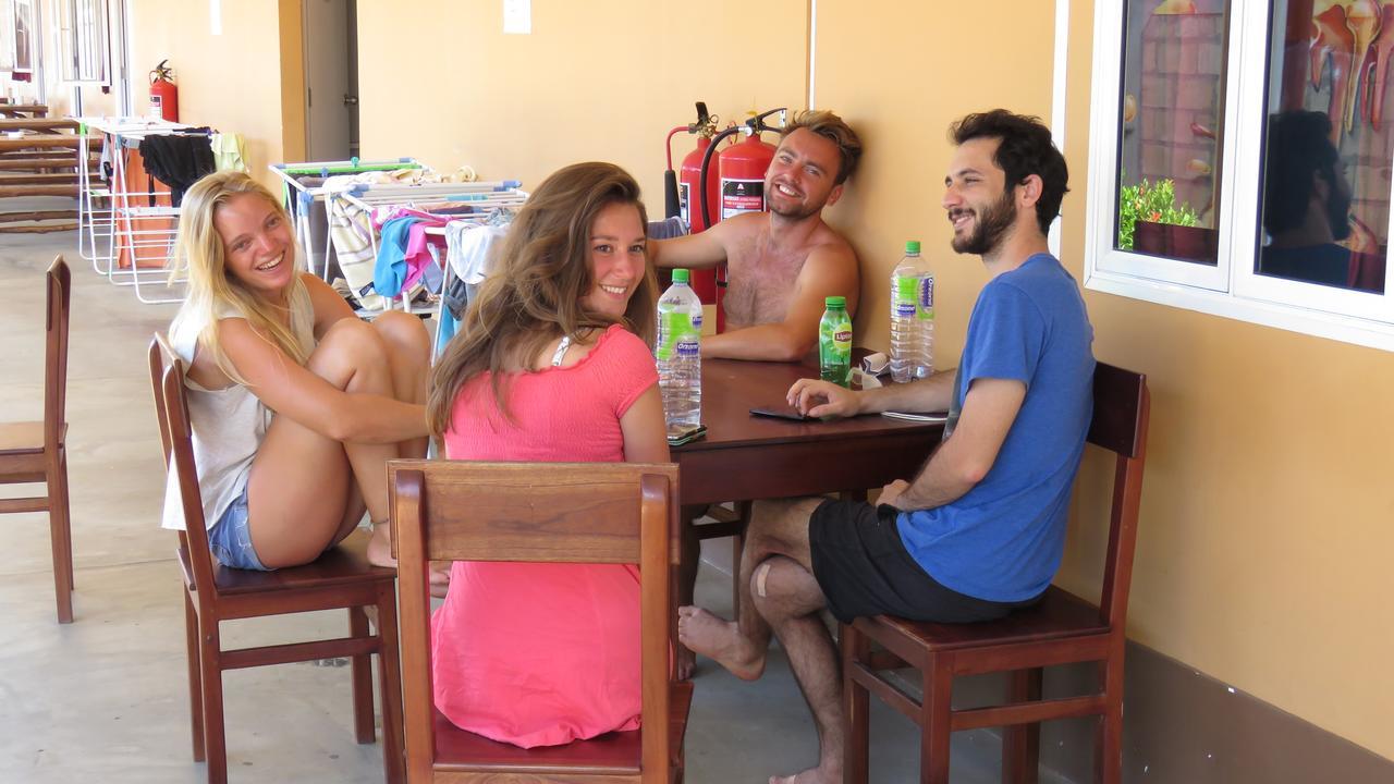 The Long Hostel Аругам Экстерьер фото